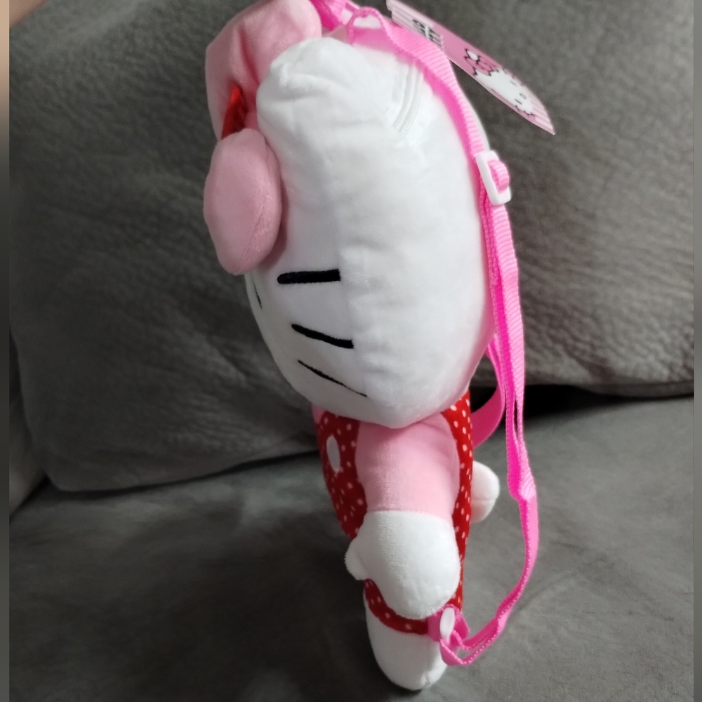 Hello Kitty Plush Backpack - Picture 2 of 4